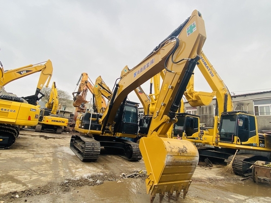 İkinci el CAT Caterpillar 320D Hidrolik sürünen kazıcı 20 ton