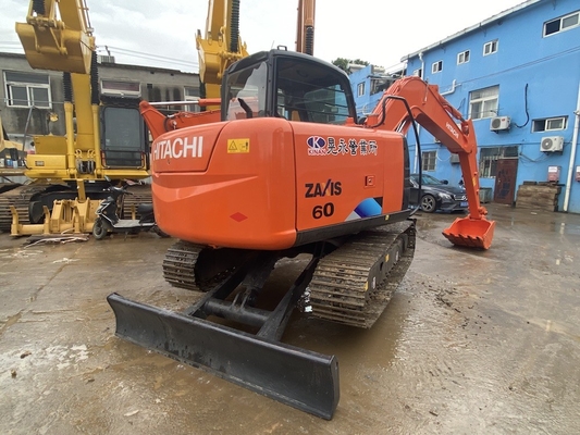 6 tonluk Japon orijinal kullanılmış Hitachi ZX60 sürünen kazıcı 40.5 kW motor gücü ve 0.22m3 kova kapasitesi ile