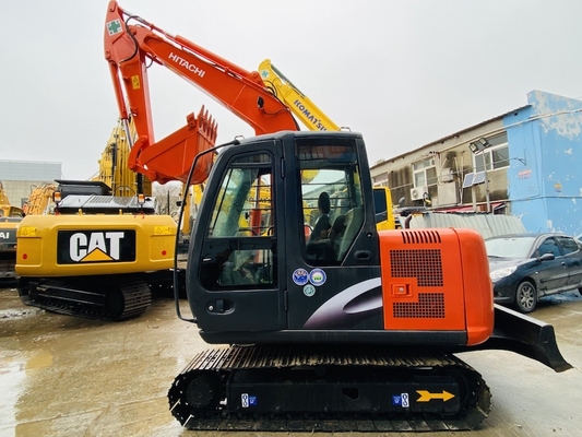 7 tonluk Japon orijinal kullanılmış Hitachi ZX70 sürünen kazma makinesi 40.5 kW motor gücü ve 0.3m3 kova kapasitesi ile