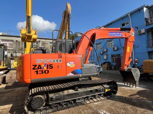 13 tonluk orijinal Japon kullanılmış Hitachi ZX130 sürünen kazıcı 66 kW motor gücü ve 0.52m3 kova kapasitesi ile
