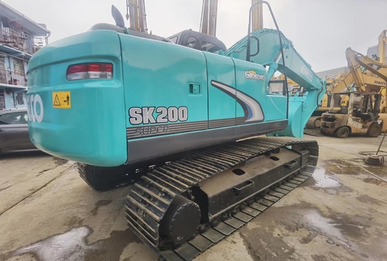 20 tonluk orijinal Japon Kullanılmış Kobelco SK200-8 114KW motor gücü ve 0.8 m3 kova kapasitesi ile sürünen kazıcı