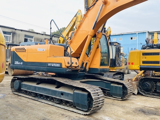 22 tonluk orijinal Japon ikinci el Hyundai R225 Crawler Excavator 112 KW motor gücü ve 1.05 m3 kova kapasitesi ile