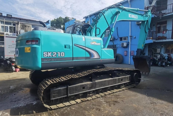 21 tonluk orijinal Japon Kullanılmış Kobelco SK210-8 114KW motor gücü ve 1 m3 kova kapasitesi ile sürünen kazıcı