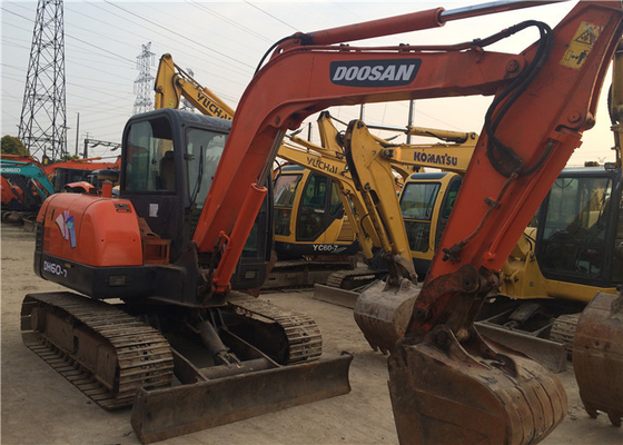 6 tonluk orijinal kullanılmış Doosan DH60-7 sürünen kazıcı, 0.09-0.2 m3 kova kapasitesi ile