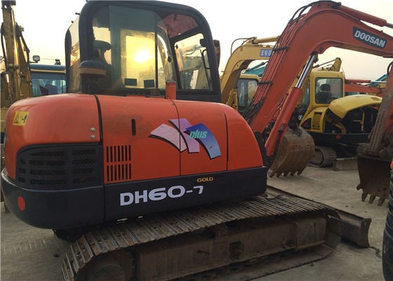 6 tonluk orijinal kullanılmış Doosan DH60-7 sürünen kazıcı, 0.09-0.2 m3 kova kapasitesi ile