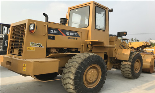 3-5 ton Kullanılmış Liugong ZL30E tekerlekli yükleyici 1.5 ′′ 3.0m3 kova yükleyici