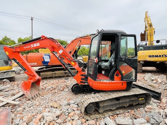 5 tonluk Kullanılmış Kubota KX155 Sürünen Kazıcı 29.9KW motor gücü ve 0.16 m3 kova kapasitesi ile ikinci el kazıcı