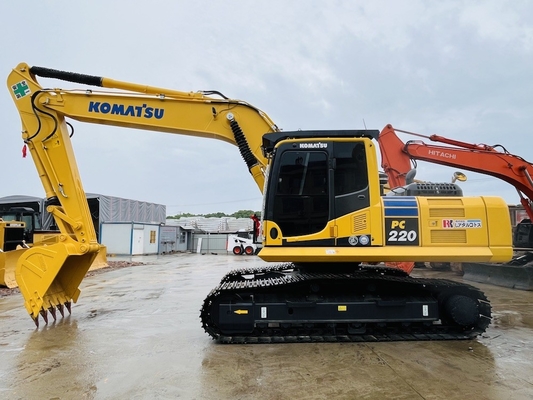 İkinci El Komatsu PC220-8 Hidrolik Çalışan Kazı Makinesi Çalışan 22 Tonlu Kazıcı inşaat makineleri